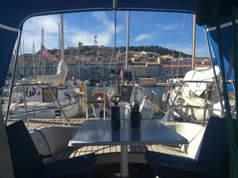 Nuitee A Bord De Danilou Un Voilier De 9.50M Hotel Sète Eksteriør billede
